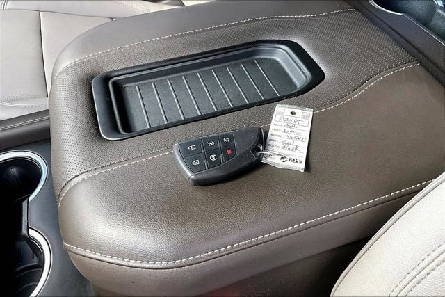 2024 GMC Yukon XL SLT