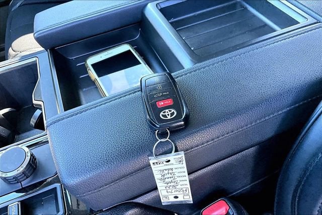 2022 Toyota Tundra 4WD SR5