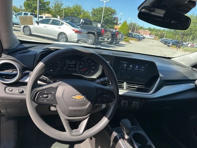 2025 Chevrolet Trax LS