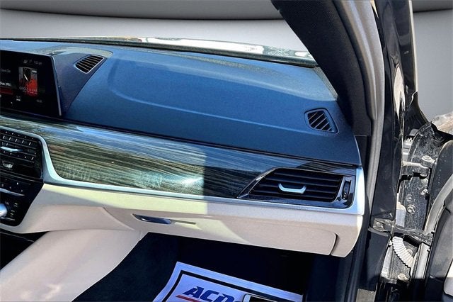 2018 BMW 5 Series 530i