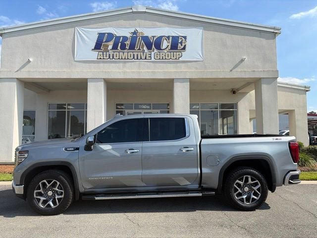 2023 GMC Sierra 4WD Crew Cab Short Box SLT's photo