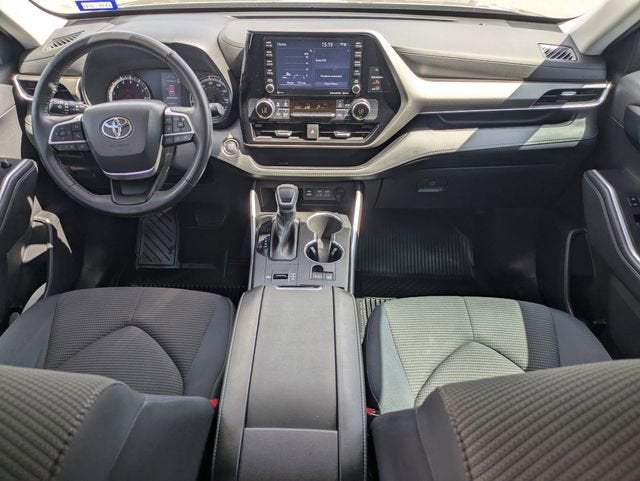 2022 Toyota Highlander LE