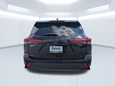 2022 Toyota Highlander LE