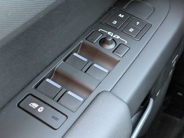 2025 Land Rover Defender S