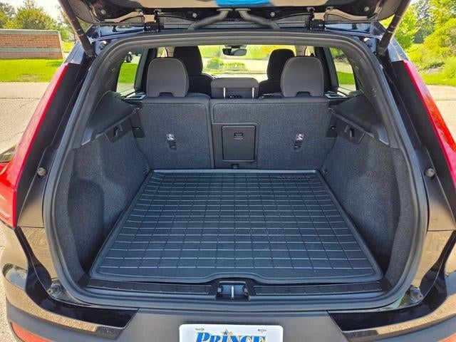 2024 Volvo XC40 Core Bright Theme