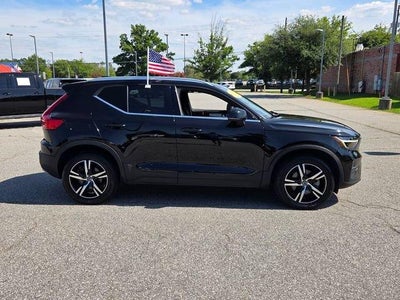 2024 Volvo XC40 Core Bright Theme