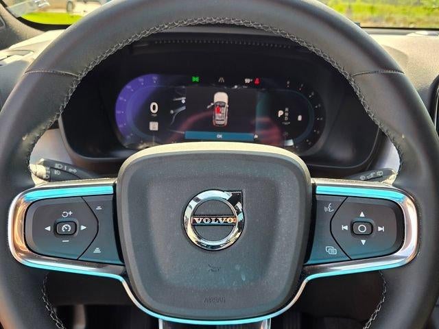2024 Volvo XC40 Core Bright Theme