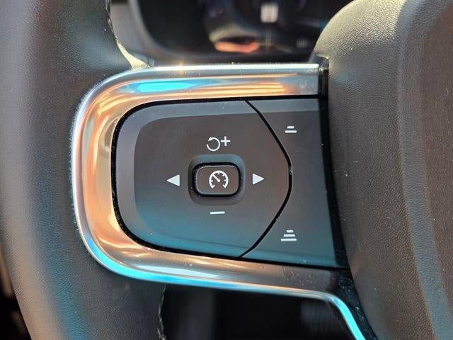 2024 Volvo XC40 Core Bright Theme