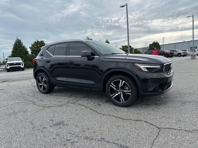 2024 Volvo XC40 Core Bright Theme