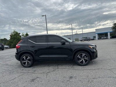 2024 Volvo XC40 Core Bright Theme