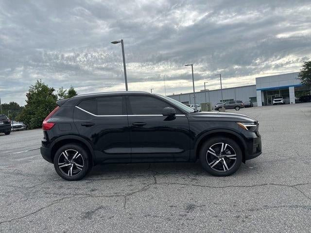 2024 Volvo XC40 Core Bright Theme