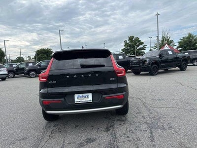 2024 Volvo XC40 Core Bright Theme