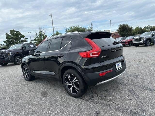 2024 Volvo XC40 Core Bright Theme