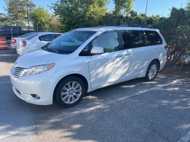 2012 Toyota Sienna XLE 7 Passenger