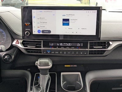 2025 Toyota Sienna Platinum 7 Passenger