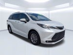 2025 Toyota Sienna XLE 8 Passenger