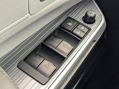 2025 Toyota Sienna XLE 8 Passenger