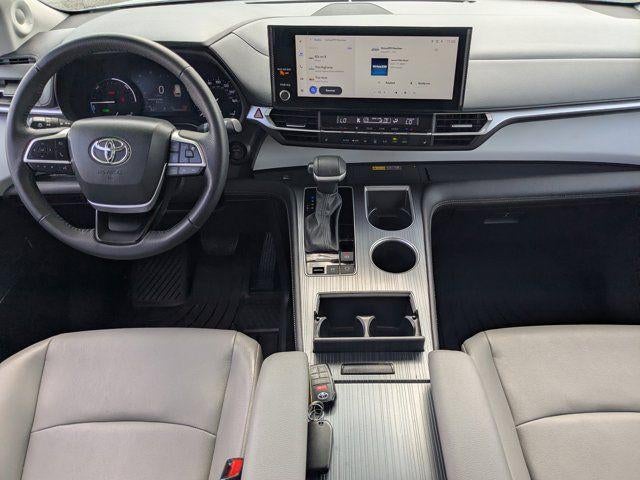 2025 Toyota Sienna XLE 8 Passenger