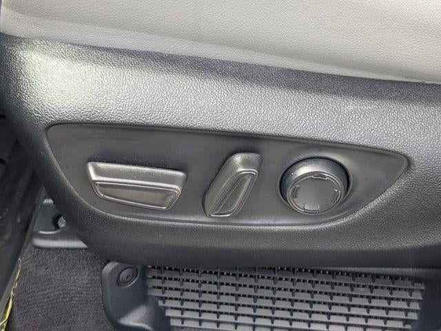 2025 Toyota Sienna XLE 8 Passenger