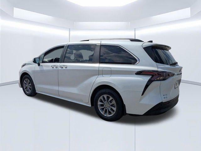 2025 Toyota Sienna XLE 8 Passenger