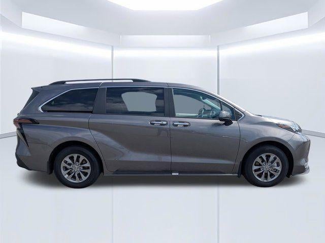 2024 Toyota Sienna XLE 8 Passenger