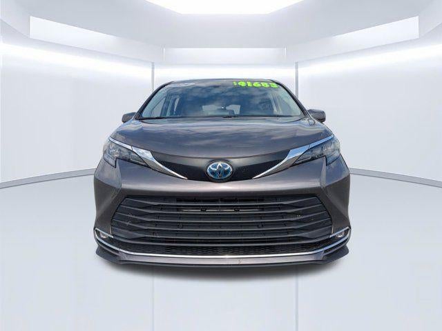 2024 Toyota Sienna XLE 8 Passenger
