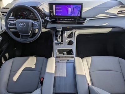 2025 Toyota Sienna XLE