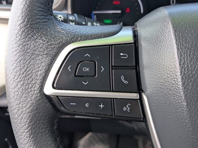 2024 Toyota Sienna XLE 8 Passenger