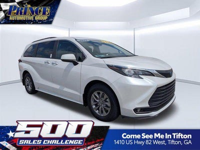 2025 Toyota Sienna XLE 8 Passenger