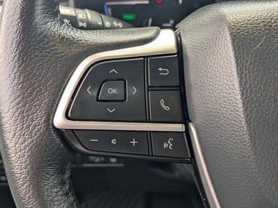 2025 Toyota Sienna XLE 8 Passenger