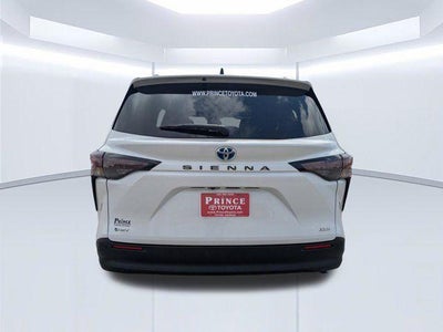2025 Toyota Sienna XLE 8 Passenger