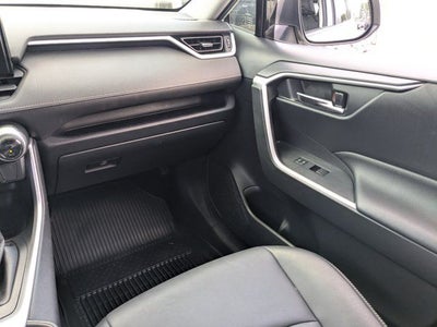 2022 Toyota RAV4 Hybrid XLE Premium