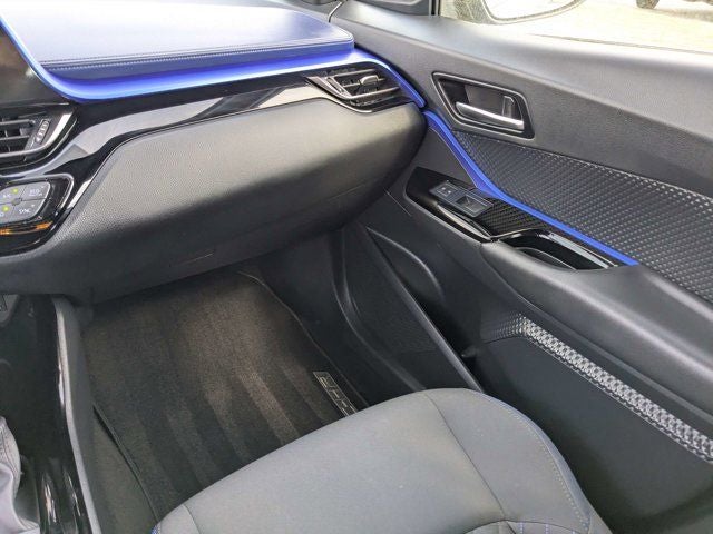 2022 Toyota C-HR XLE