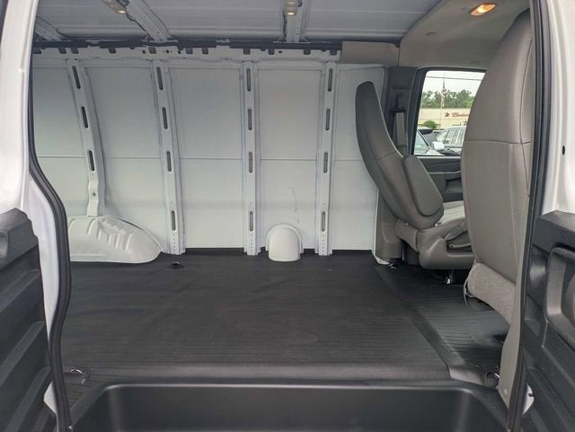2026 Chevrolet Express Cargo Work Van - Photo 15